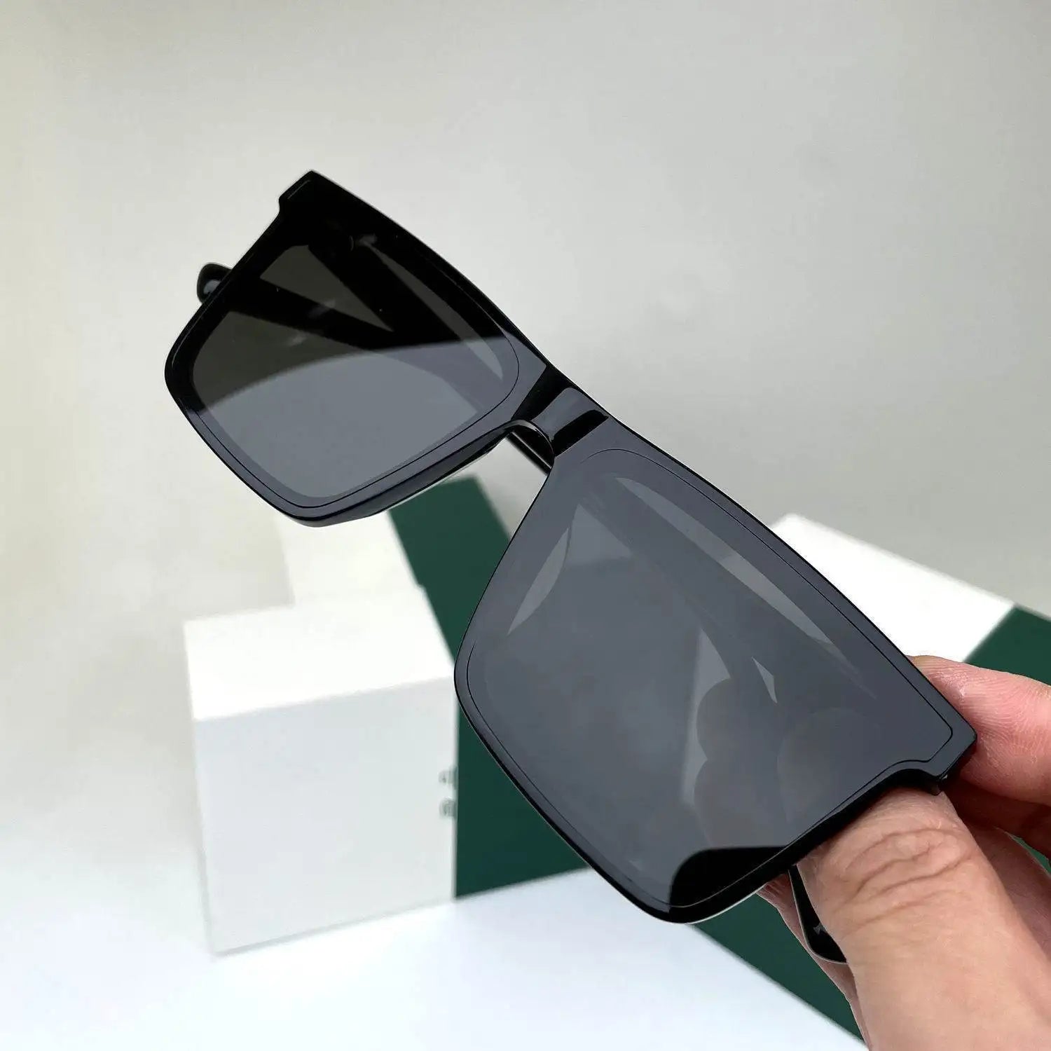 Anti UV sunglass