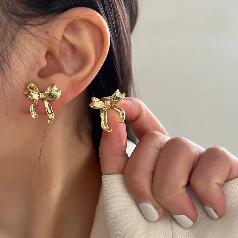 Bow earring